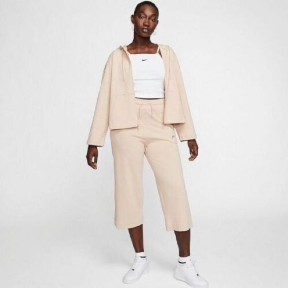 Nike cropped lounge pants